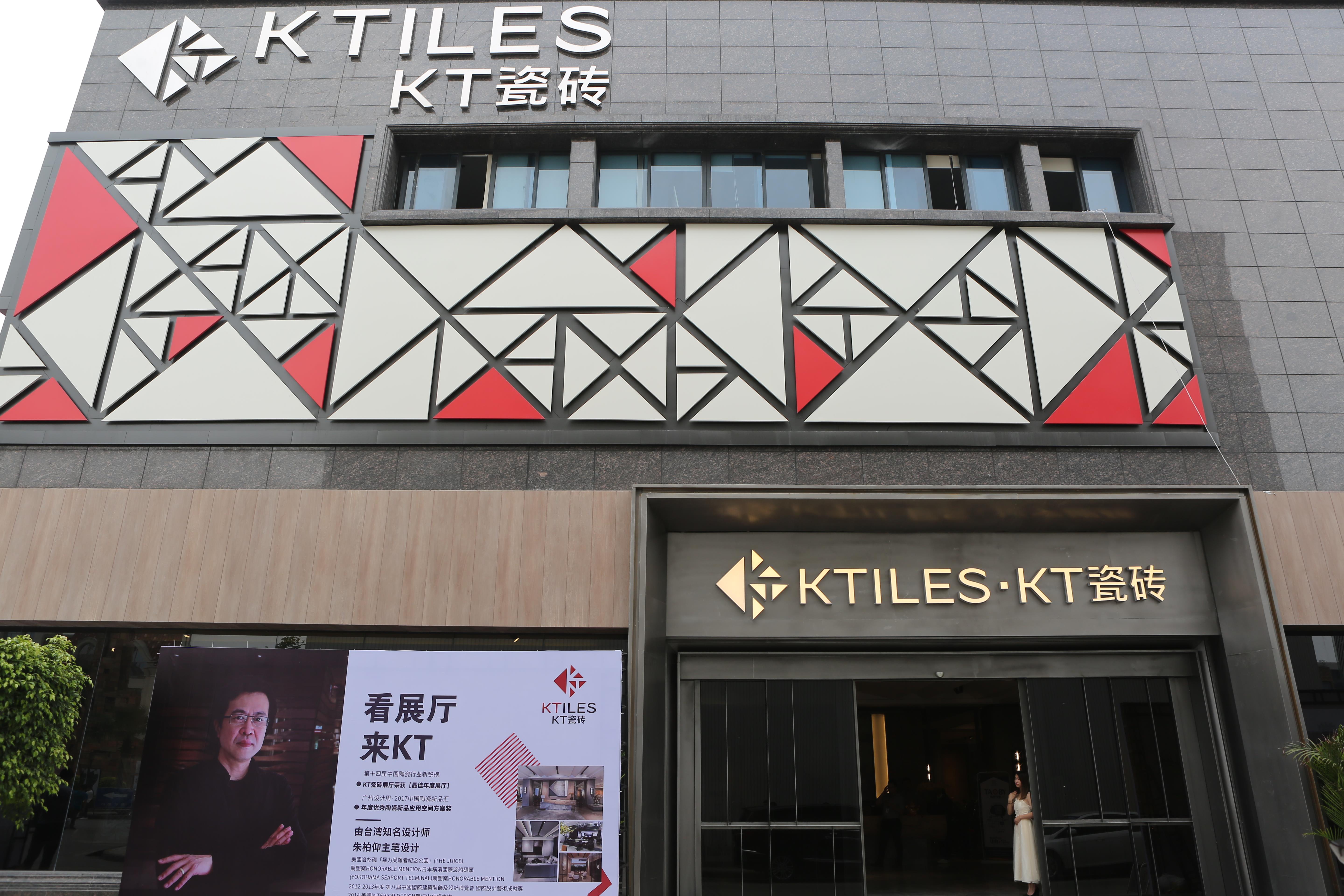 陶博會期間，這個展廳熱鬧非凡，只為，給你演繹最好的木紋磚及最佳木紋磚展廳！